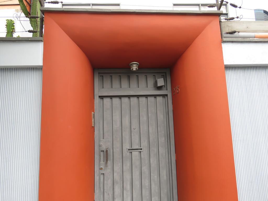 Casa Hualpa Hostel Lima Exterior photo